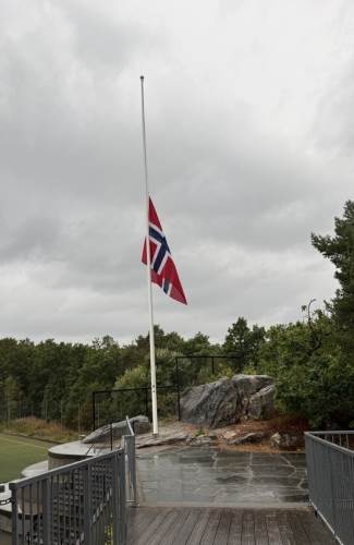 Skolen flagges frem til etter Kongens begravelse